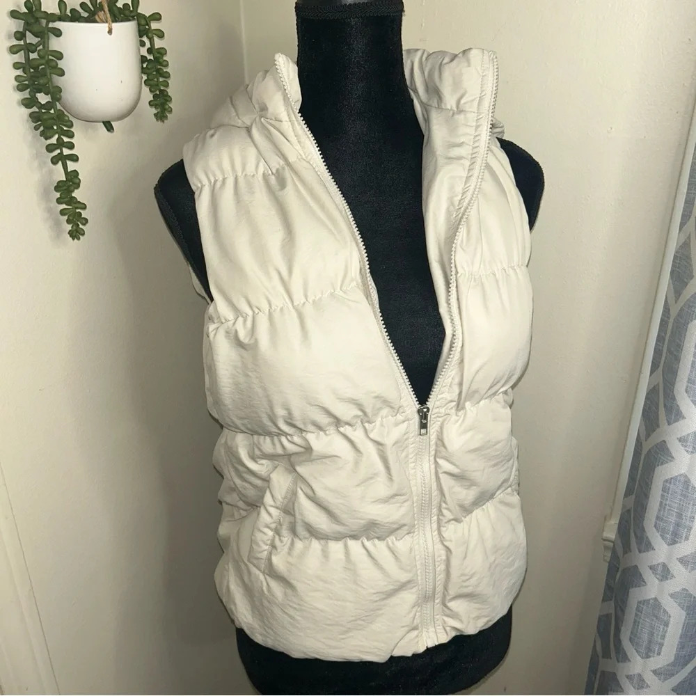 Zipper Up Hooded Sleeveless puffer Vest